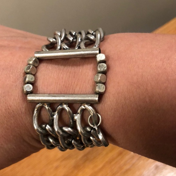 Silver costume jewelry bracelet - Picture 1 of 5